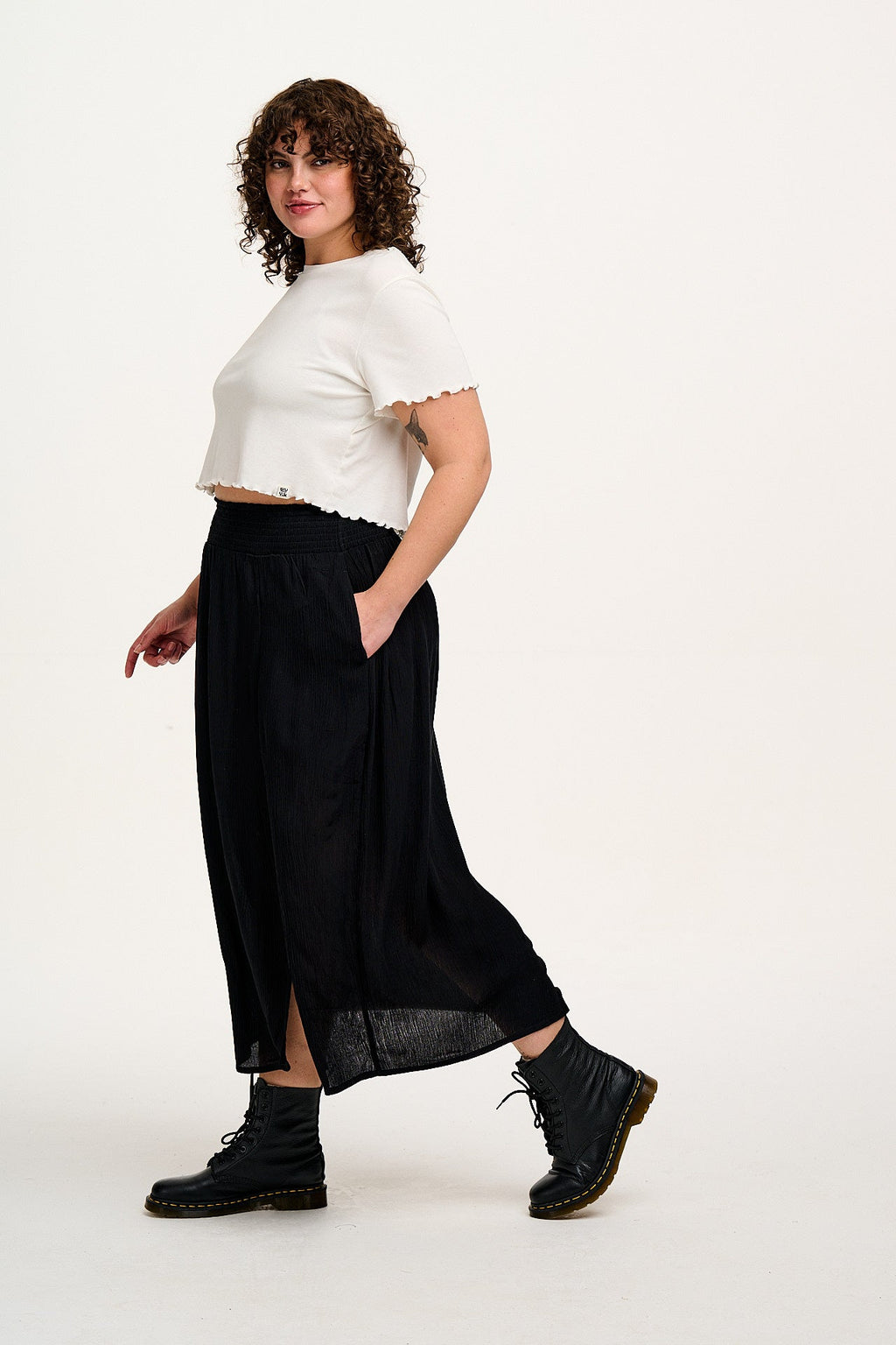 Poppy - Elasticated Waist Skirt in Black