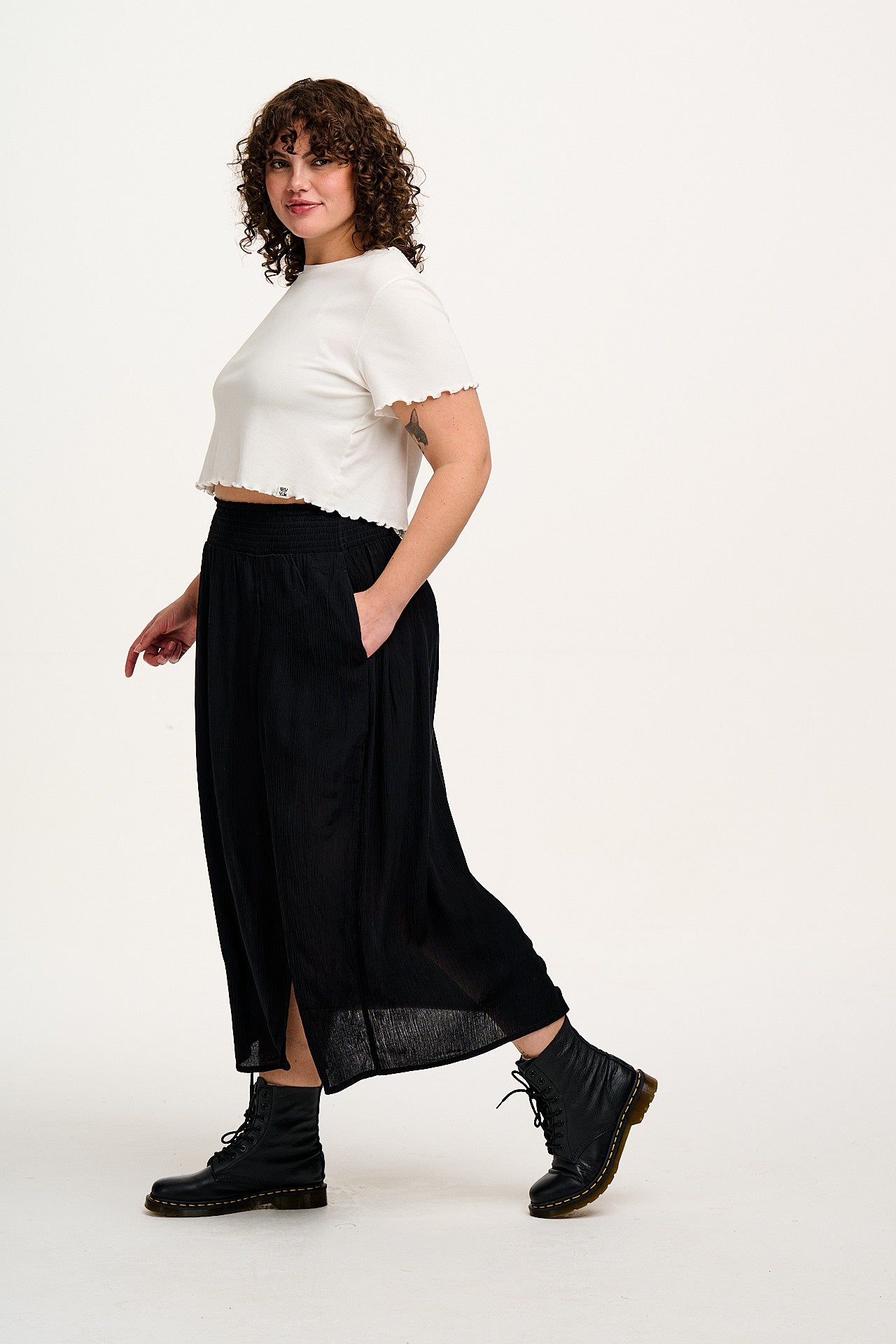 Poppy - Elasticated Waist Skirt in Black