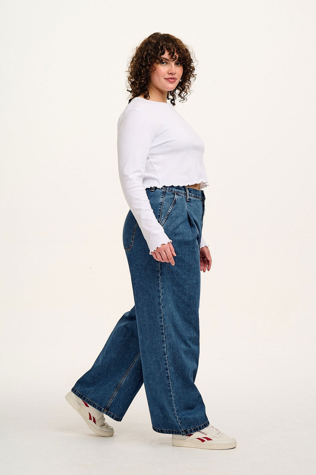 Cole - Wide Leg Denim Jeans in Mid Wash Blue
