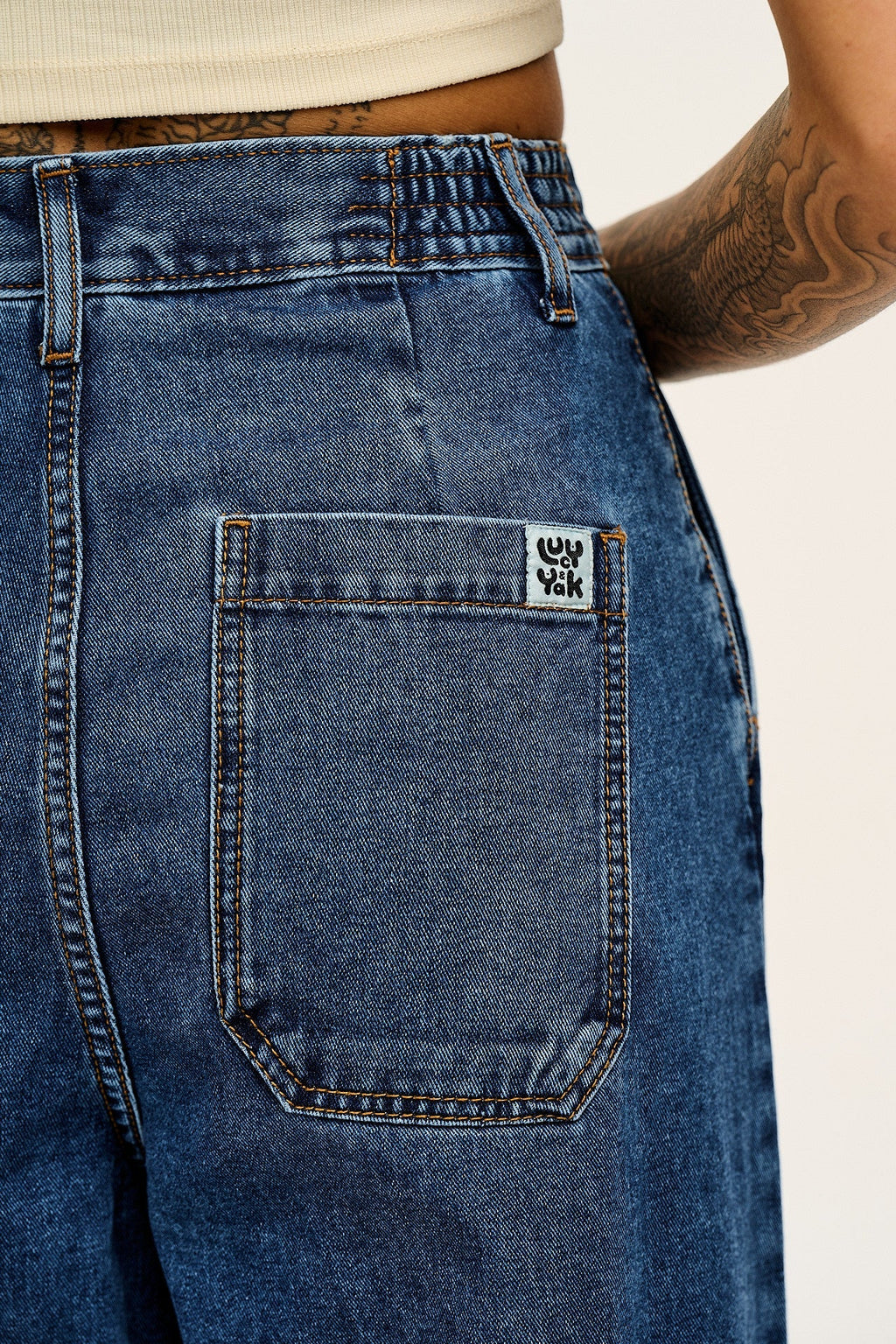 Cole - Wide Leg Denim Jeans in Mid Wash Blue