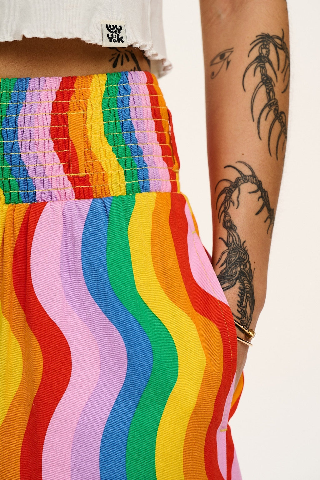 Alexa - Cotton Trousers in Wavy Rainbow Print