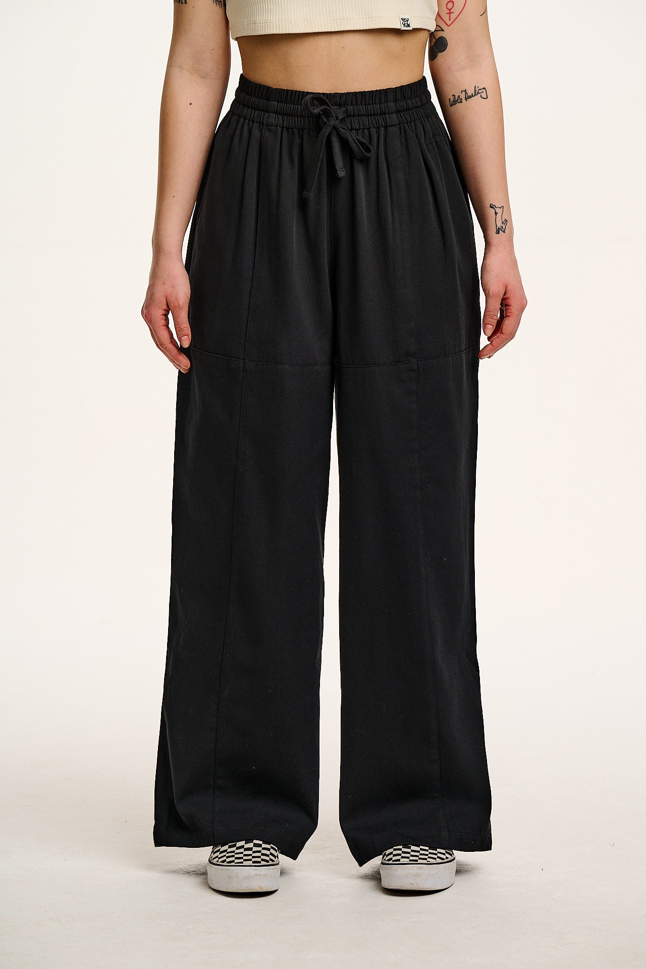 Norris - Cotton Trousers in Black