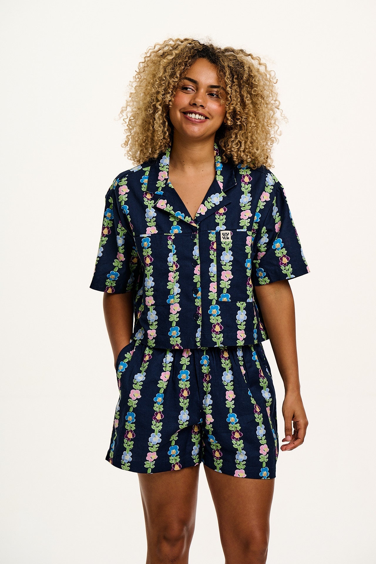 Alfie - Cotton & Linen Shirt in Navy Island Bloom Print