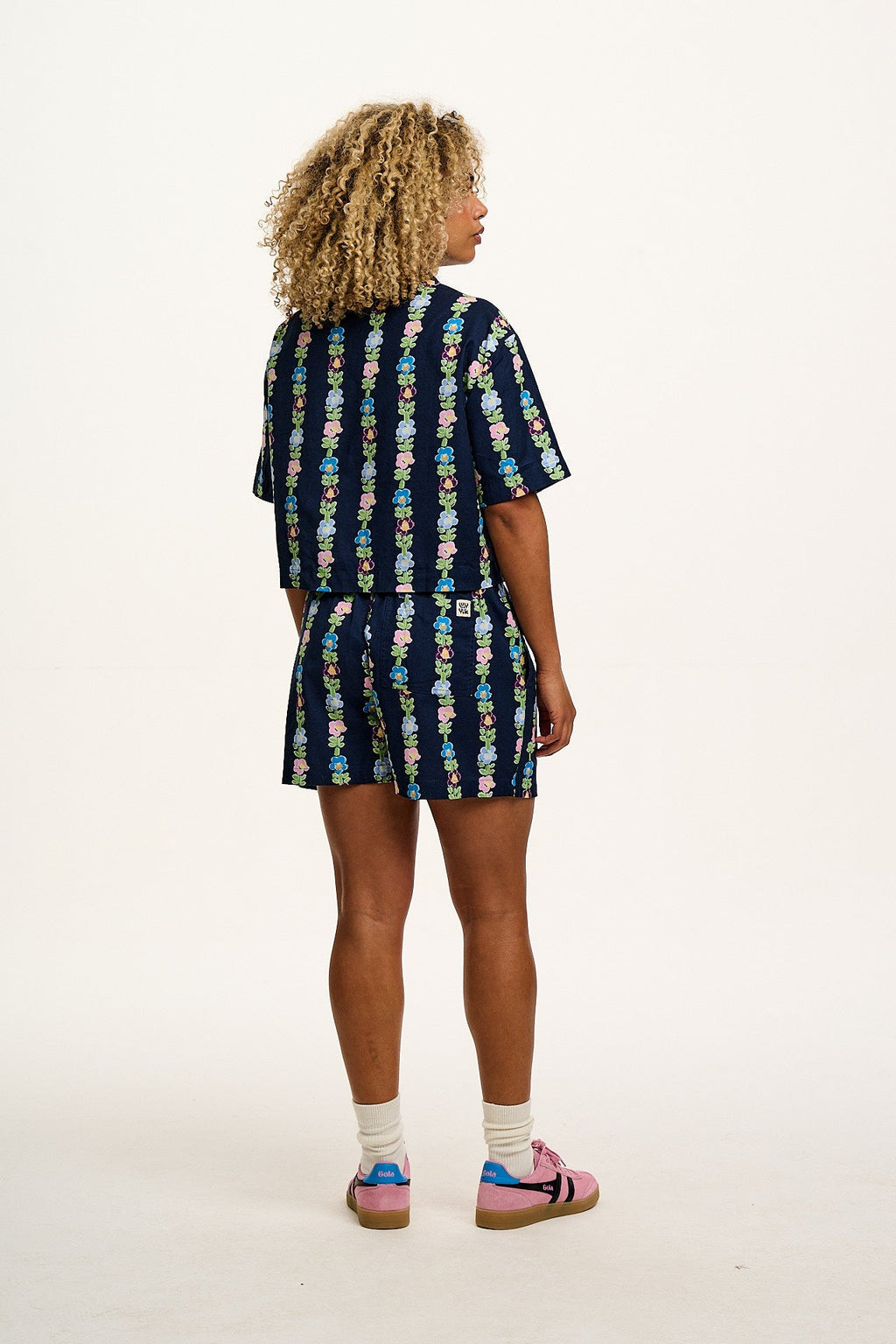 Alfie - Cotton & Linen Shirt in Navy Island Bloom Print