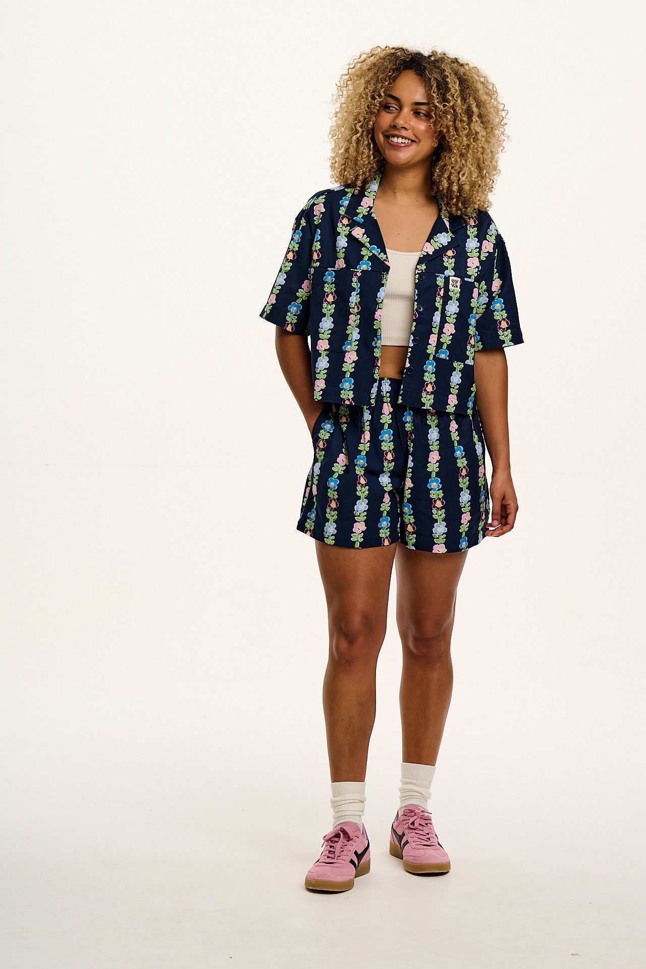 Alfie - Cotton & Linen Shirt in Navy Island Bloom Print