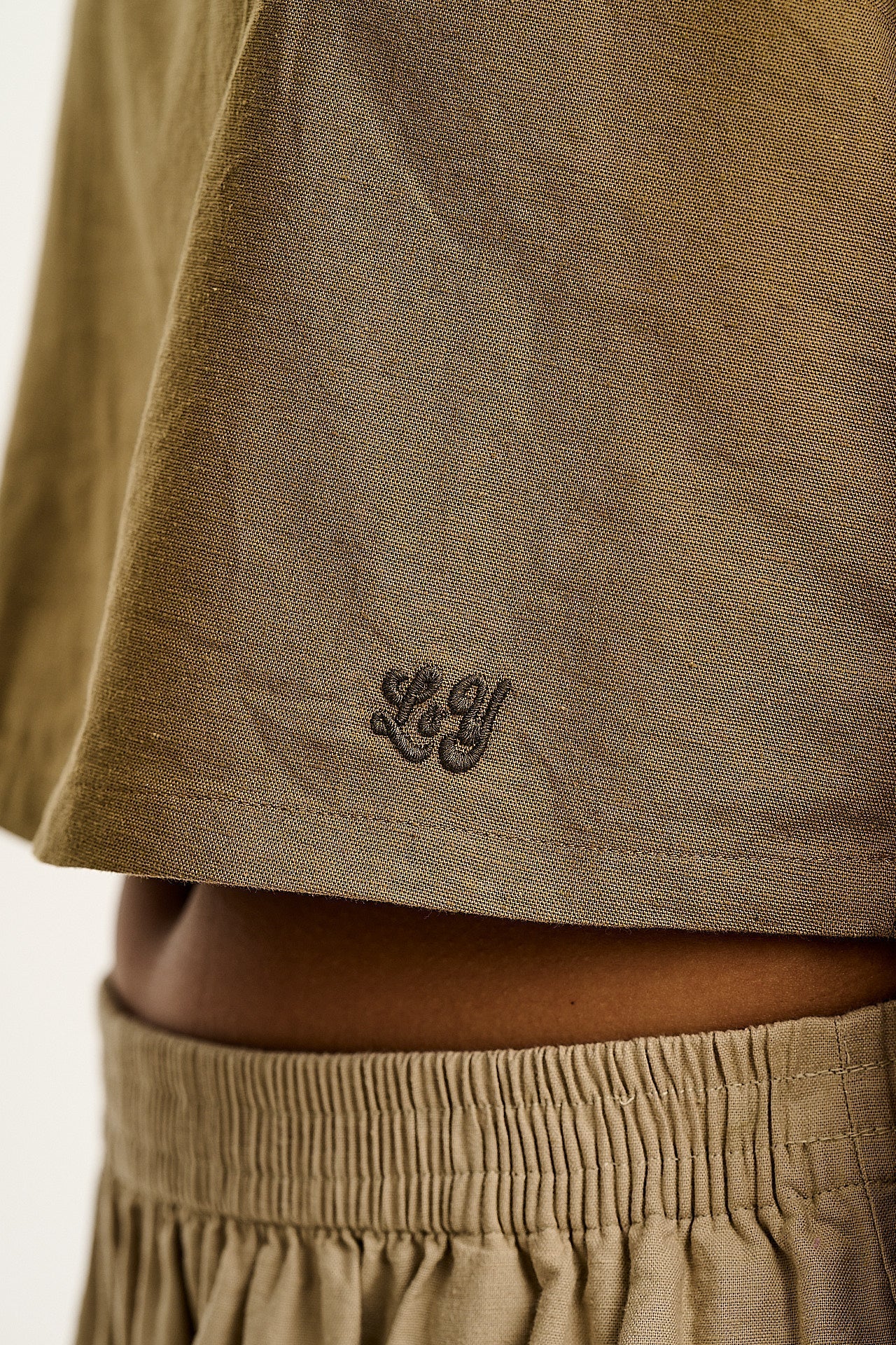 Arden - Cotton & Linen Shell Top in Khaki Green