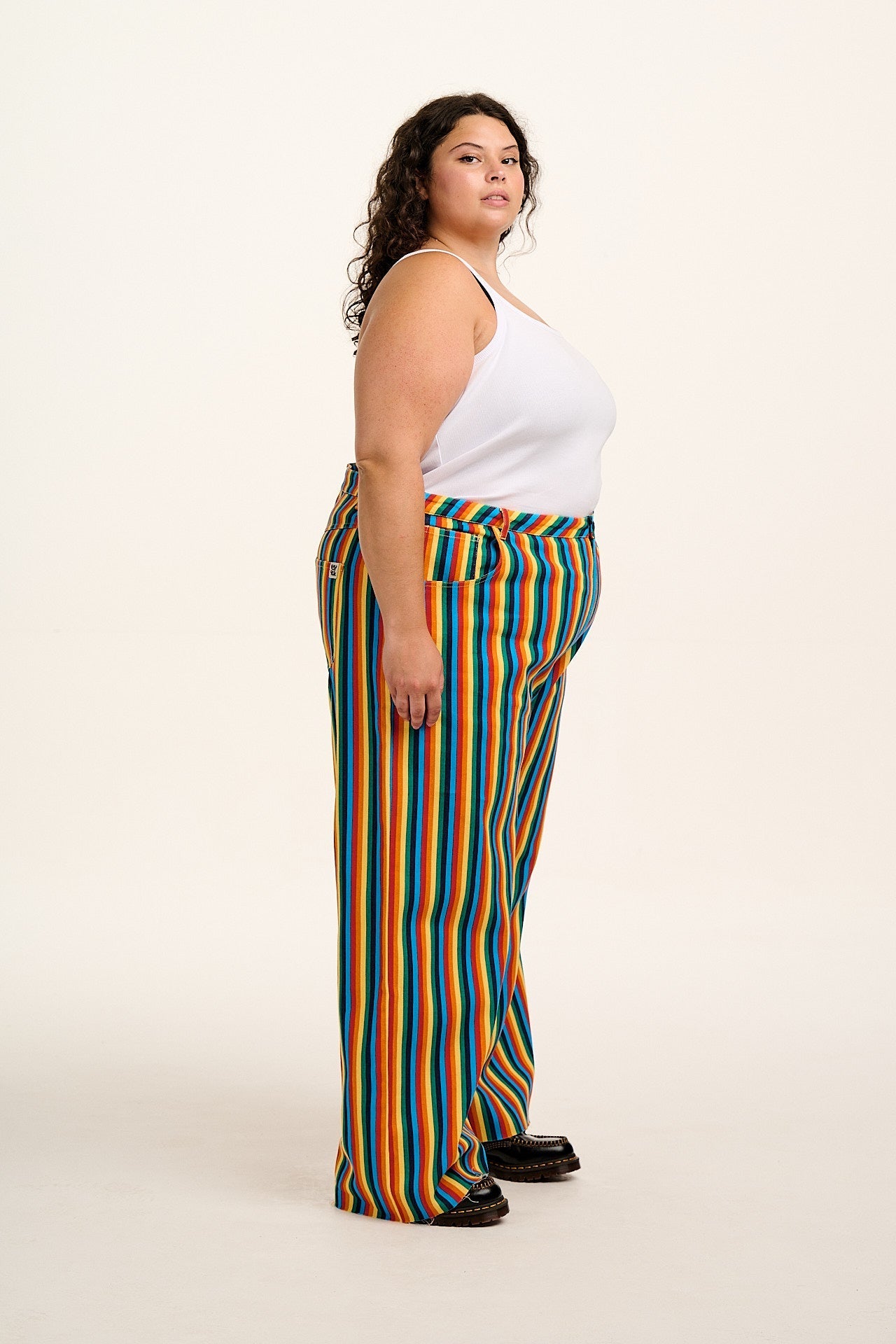 Carter - High Waisted Jeans in Rainbow Print